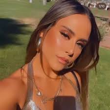 Monique Castillo (@Moniquec_5)