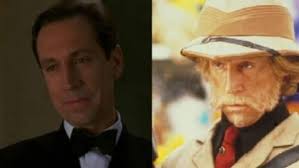 Em Jumanji, o pai de Alan e o caçador, Van Pelt, são interpretados pelo  mesmo ator. Isso serve para mostrar que o caçador representa a pressão  aparentemente irracional e inabalável que Alan