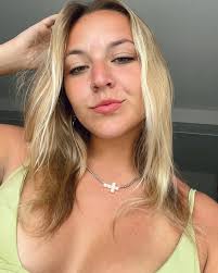 Eden Jensen's Instagram, Twitter & Facebook