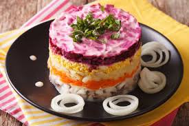 Russischer Hering Schicht Salat Fur Die Kalten Tage Lebensmittel Essen Essen Und Trinken Rubensalat