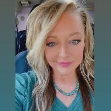 Mandy Hahn's Instagram, Twitter & Facebook