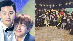 02:07 park seo joon talks about taehyung during an interview ^^ hi you, welcome to my channel. Bts V Spotted Posing With Park Seo Joon After Itaewon Class Cast And Staff Wraps Up Filming Jazminemedia