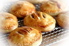 Pate De Goyave Antillaise Et Chaussons Creole Sandrine Cuisine Facon Creole Food Breakfast Muffin