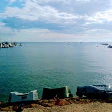 Bonne Journee Portdarcachon Arcachonmaville Bassindarcachon Businessman Jesoutiensmoncommercedeproxim Bassin D Arcachon Arcachon France Arcachon