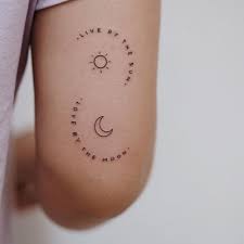 Ancak mandala dövme modelleri basit ya da komplike fark etmeksizin aynı mantığa dayanılarak çiziliyor; Siradanliktan Sikilanlar Icin En Iyi Kol Dovmeleri 13 Adet Tattoo Markt
