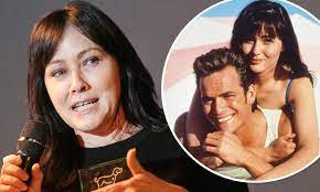 Shannen Doherty Cries When She Talks About Her Beverly Hills 90210 Co Star Luke Perry Daily Mail Online