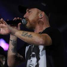 Esta vez, el cantante de la beriso despertó la el pepino ya sabemos…a gusto de cualquiera. Rolo Sartorio De La Beriso Fue Criticado En Las Redes Por Sus Dichos Sobre Los Homosexuales Y Los Veganos