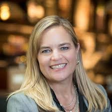 Kelly Bengston's Instagram, Twitter & Facebook