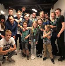 Angelo kellys älteste kinder gabriel und helen kelly brechen zumindest musikalisch aus der. The Kids From Paul Kathy Patricia Joey And Angelo Kelly Angelo Kelly Paddy Kelly Mensch