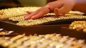 The main reason why gold coins are great investment vehicles is that during a market crash there is always a mad rush to financial safety. Gold Price Today Gold Declines Rs 679 Silver Crashes Rs 1 847 Business News India Tv