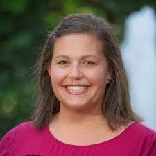 Lindsey Helton's Instagram, Twitter & Facebook