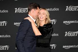 Emily blunt's quiet place part 2 bus stunt was 'so real,' john krasinski feared he was 'putting his marriage on the line' sean o'connell published: Watch Emily Blunt Comments On Feud Between Hugh Jackman And Her Husband John Krasinski It S Quite Exciting Actually Etcanada Com