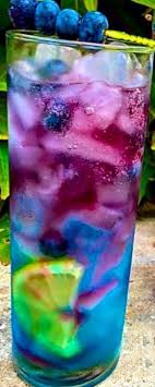 Northern Lights Cocktail Tipsybartender Com Alcoholic Drinks Light Cocktails Cocktail Drinks