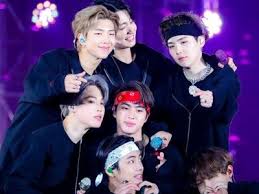 Las fans de bts tienen oportunidad de enamorarlos y esta chica vivió la mejor experiencia de su vida. Bts Dating Here S What The Relationship Statuses Of Jungkook Suga Jimin And Other Bts Members Are