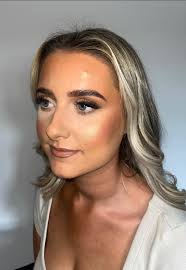 Leanne Leonard makeup artist