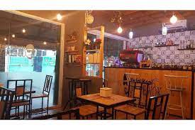 Gambar kedai kopi hitam dan putih dinding tanda kendaraan via pxhere.com. Kedai Kopi Berkonsep Literasi Klasik Dan Modern