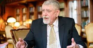 Kásler miklós emberi erőforrás miniszter meglehetősen keveset szerepel a médiában, van viszont egy visszatérő sorozata életközelben címmel galántha gergely történész cikke. Miert Maradtak Le A Gyogyszereszek Kasler Miklos Valaszol Demokrata