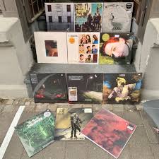 A very emotional take in goodbye to gravity's best known song inspired by the tragic events that took place at the colectiv club. Archiv Underdog Recordstore Koln