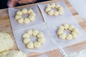 I found them in taipei and loved them. Pon De Ring Donut Recipe ãƒãƒ³ãƒ‡ãƒªãƒ³ã‚° Just One Cookbook