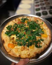 Øvre langhaugen 23 5709 voss. Hoggorm Gronnkalpizza Med Sennepsfro Og Sprostekt Lok Facebook