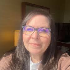 Congratulations to Payten Hart! She was sworn in this morning by Sheriff  Hatcher as a Deputy Sheriff. Please join us in welcoming her to the Benton  County Sheriff's Office.