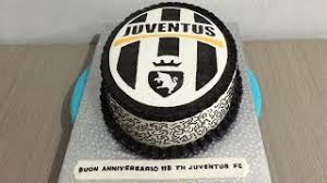 How to make a juventus cristiano ronaldo cake. Fc Juventus Cake Logo Buttercream Transfer Youtube