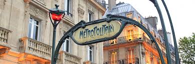 Le métro de paris est un des systèmes de transport en commun desservant la ville de paris et son la première ligne du métro de paris a été construite à l'approche de l'exposition universelle de 1900. Paris Metro The Easiest And Fastest Way To Get Around Paris