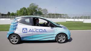 空気アルミニウム電池自動車 水と空気で走れる電気自動車が2017年頃にルノー 日産から実用化の見通し 広いトランクルームに２人乗りがあれば欲しいね w 電気自動車 ルノー 日産