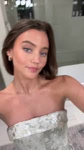 Claire Scruggs's Instagram, Twitter & Facebook