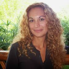 Gemelo de Papel y Tinta: Entrevista a Elizabeth Rey