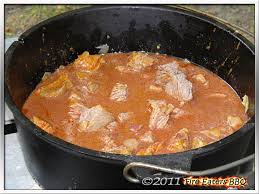 Rindfleisch Porkolt Nach Bakony Art Aus Dem Dutch Oven Schmortopfgerichte Rindfleisch Fleisch