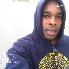 Team, I am super excited to give you a preview of the new prototype for an  optional Navy PTU for this #TShirtTuesday! Vice Adm. Burke and the whole  team over at Chief