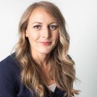 Cassandra Larkin's Instagram, Twitter & Facebook