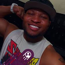 Are there any multi passionate artists or singer songwriters here?