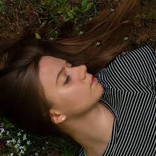 Hannah Erickson's Instagram, Twitter & Facebook