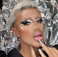 Mackenzie Everett (@MKSchumann)