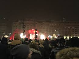 Pentru a doua oară în românia, după 7 ani de la fulminantul şi primul lor concert pe meleaguri autohtone, în faţa a peste 60.000 de spectatori, ne face o deosebită plăcere să vă anunţăm bon jovi, live, la bucureşti pe data de 21 iulie 2019, în piaţa constituţiei, informează sursa citată. La MulÅ£i Ani 2019 Sute De Mii De Romani Au Intampinat Noul An In Aer Liber La Petrecerile Organizate De PrimÄriile Oraselor