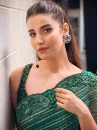 Green and grisp: Hareem Farooq stuns fans with vibrant saree