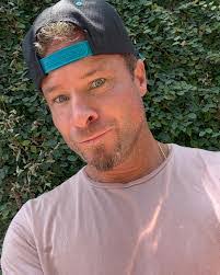 Coleen Hill's Instagram, Twitter & Facebook