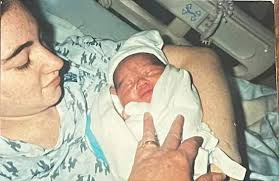 Can you remove arm from cat photo?