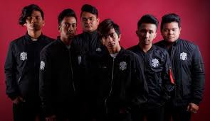 Floor 88 ialah sebuah kumpulan muzik malaysia. Biodata Band Floor 88 Yang Popular Dengan Lagu Zalikha Azhan Co