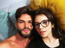 Jun 09, 2021 · invitată în platoul emisiunii vorbește lumea, diana dumitrescu (37 de ani) a vorbit despre una dintre cele mai dificile perioade din viața ei, divorțul de primul soț, producătorul ducu ion (40 de ani). Cleopatra Stratan È™i Edward Sanda NuntÄƒ FÄƒrÄƒ NaÈ™i De Ce Au Luat ArtiÈ™tii AceastÄƒ Decizie