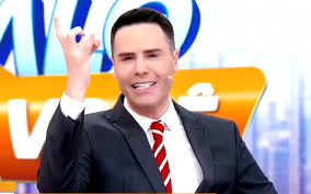 Polémica en la TV brasileña: Record responde a críticas de Luiz Bacci (SBT) - Imagen principal del artículo
