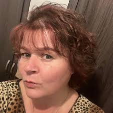 looking for someone who makes the giant cookies, I'm in need of one for  Thursday, i'd intended to get one from Morrisons but they no longer take  orders in store and it's