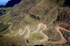 Lesotho's geographical formation is characterised by high mountains and deep valleys, and it is the population of lesotho is about 1,879,000 (2011). Bergpracht Das Konigreich Lesotho Aus Durban 2021