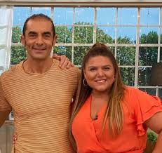 Soundtrack της πετυχημένης σειράς του mega channel. H Danah Mparka Pozarei Me Ton Aleko Syssobith Opws H Biky Stayropoyloy Sto Eisai To Tairi Moy Overfm Gr