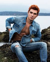 Riverdale has been liberal with the time jumps, making it a bit difficult for viewers to keep up.after leaving for the service, we next see archie in uniform when he's in a va hospital — seven years later. Brynn Riverdale Riverdale Archie Archie Andrews Riverdale
