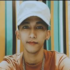 Try this Chick-Fil-A hack! Got their Spicy Chicken Sandwiches and topped  their Mac and Cheese