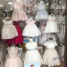 Terminamos Las Comuniones Y Empezamos Las Ceremonias Os Presentamos Nuestro Escaparate De Ceremonia Y Arras 2020 Donde Destac In 2020 Victorian Dress Fashion Dresses