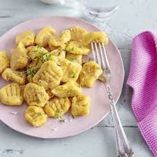 Susskartoffel Gnocchi Mit Thymian Rezept Kuchengotter Susskartoffel Gnocchi Rezepte Susskartoffel
